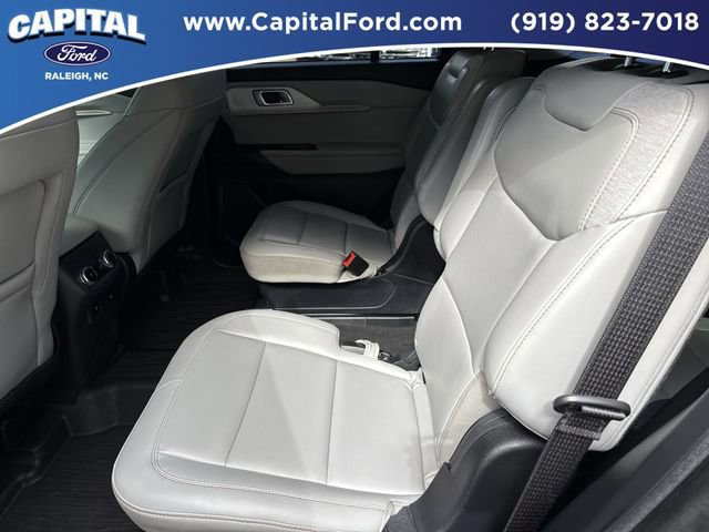 Certified 2025 Ford Explorer Active w/ Active Comfort Package AWD/4WD image 18