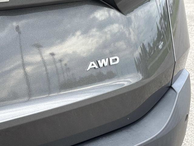 Used 2023 Nissan Rogue S AWD/4WD image 10