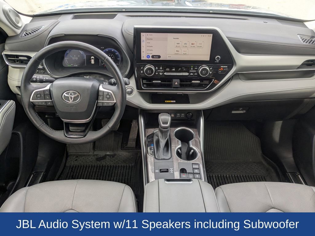 Used 2023 Toyota Highlander Platinum image 19