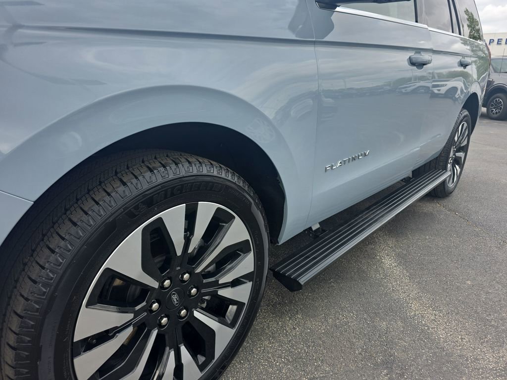 Certified 2025 Ford Expedition Platinum w/ Driver's Package AWD/4WD image 20