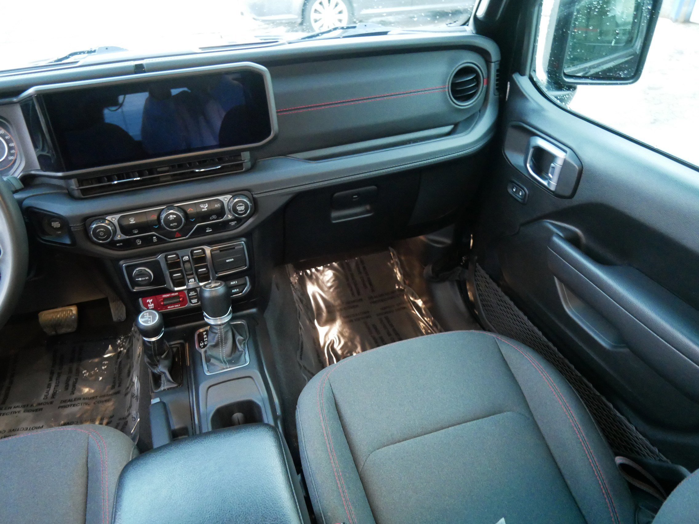 Used 2024 Jeep Wrangler Rubicon image 9