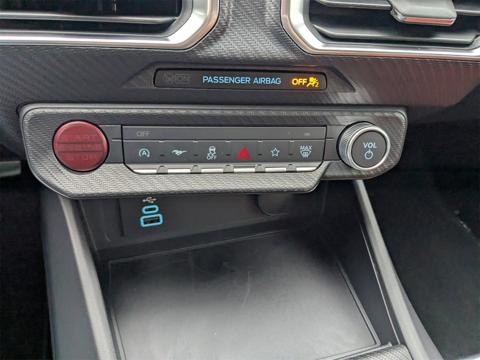 Certified 2025 Ford Mustang Premium image 17