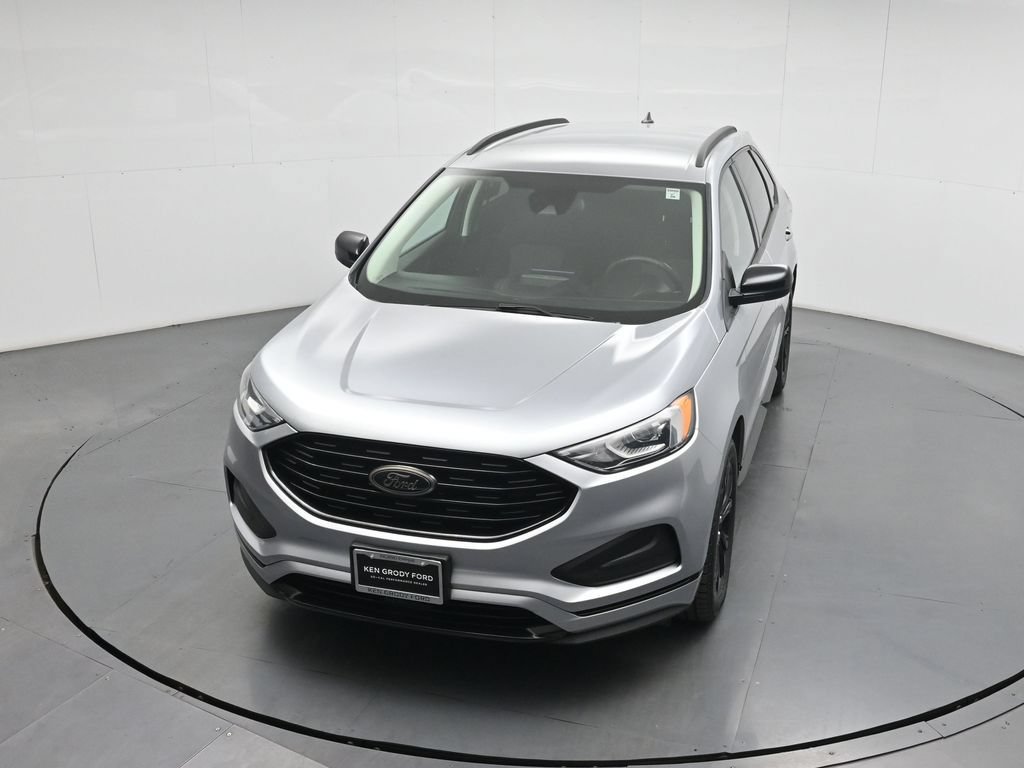 Certified 2022 Ford Edge SE w/ Black Appearance Package AWD/4WD image 35