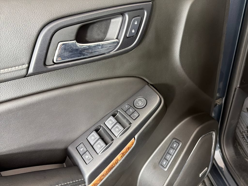 Used 2019 Chevrolet Suburban Premier w/ RST 6.2L Performance Edition AWD/4WD image 19