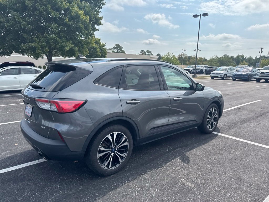 Certified 2022 Ford Escape SE w/ SE Sport Appearance Package FWD image 7