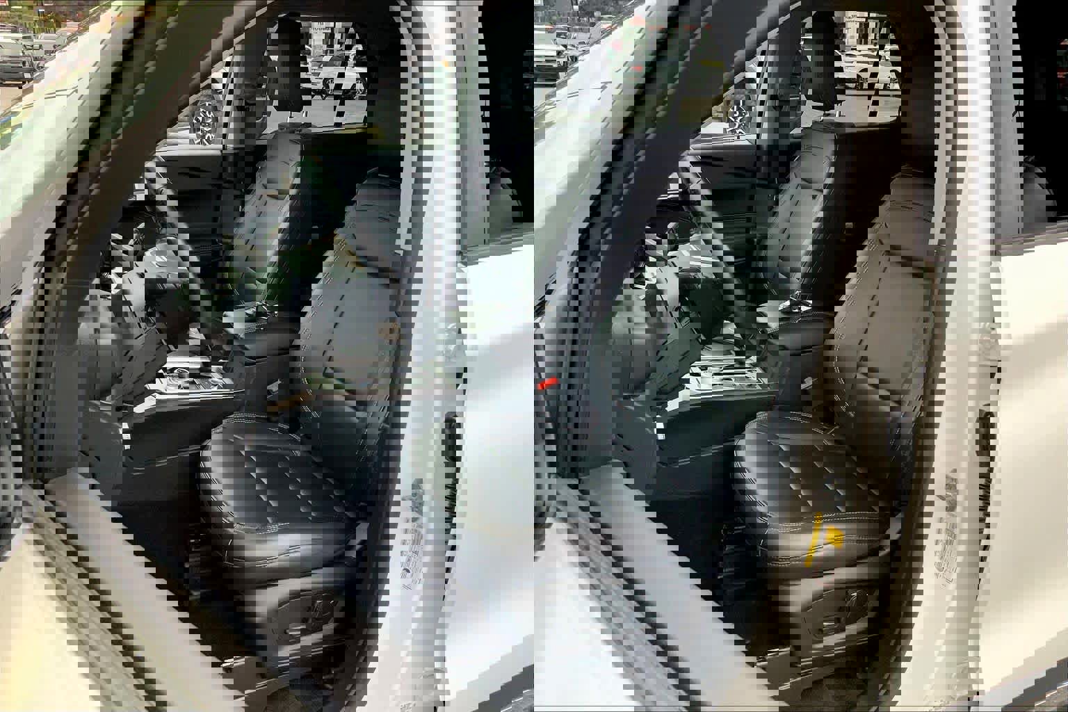 Certified 2022 Ford Explorer XLT w/ Equipment Group 202A image 9