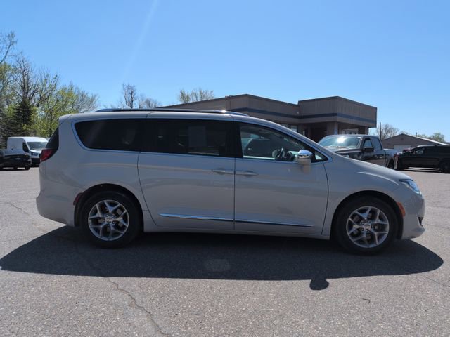Used 2019 Chrysler Pacifica Limited FWD image 4