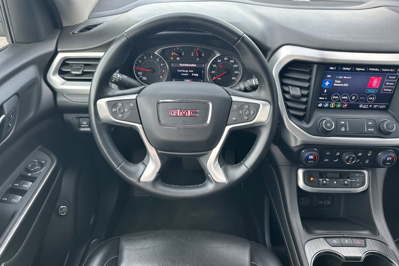 Used 2023 GMC Acadia SLT image 15