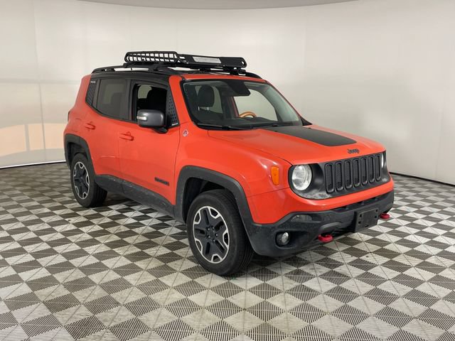 Used 2017 Jeep Renegade Trailhawk AWD/4WD image 22