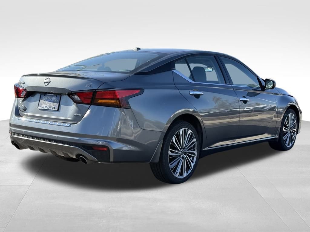 Used 2023 Nissan Altima 2.5 SL image 3