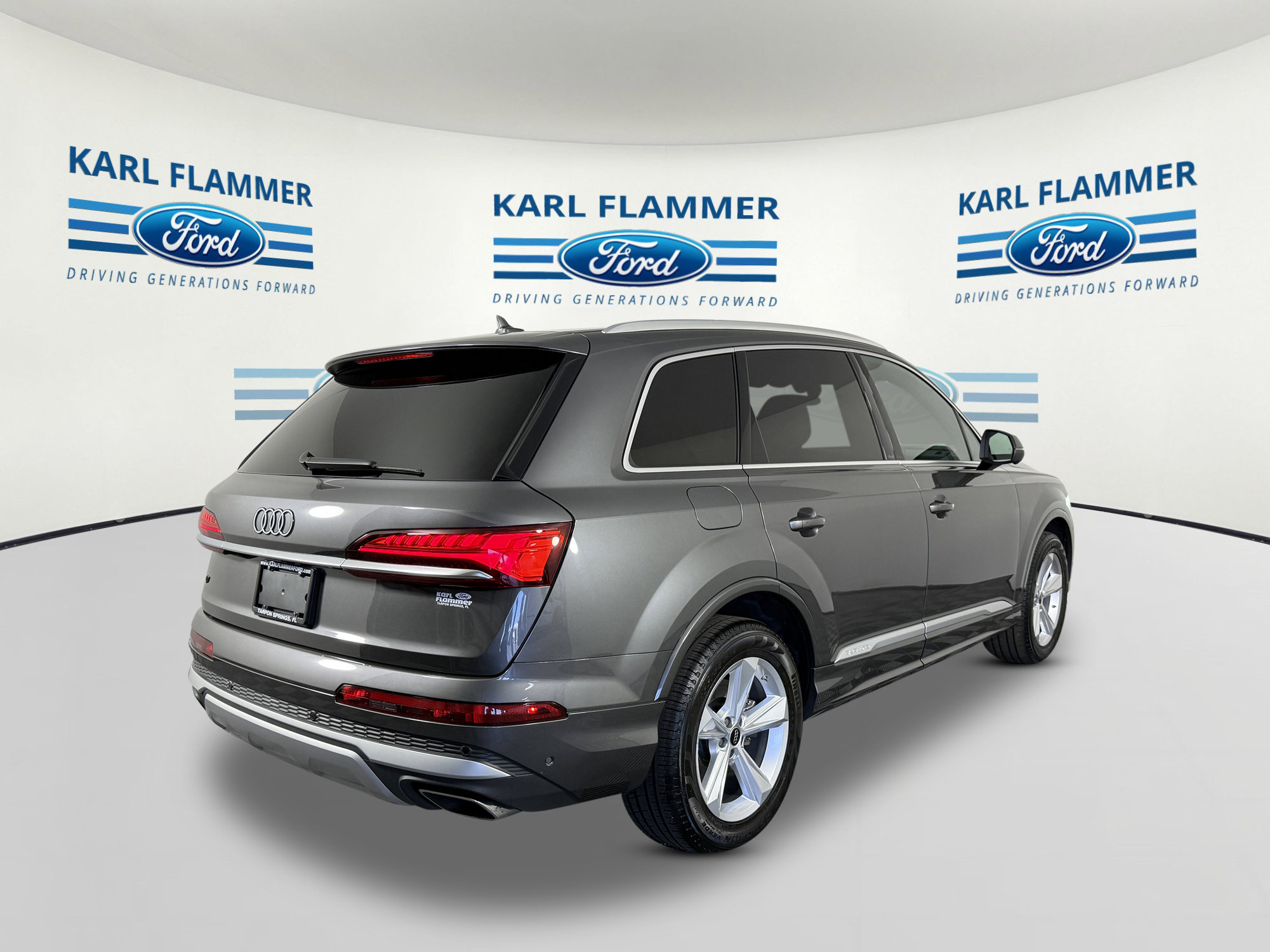 Used 2025 Audi Q7 2.0T Premium w/ Convenience Package AWD/4WD image 3
