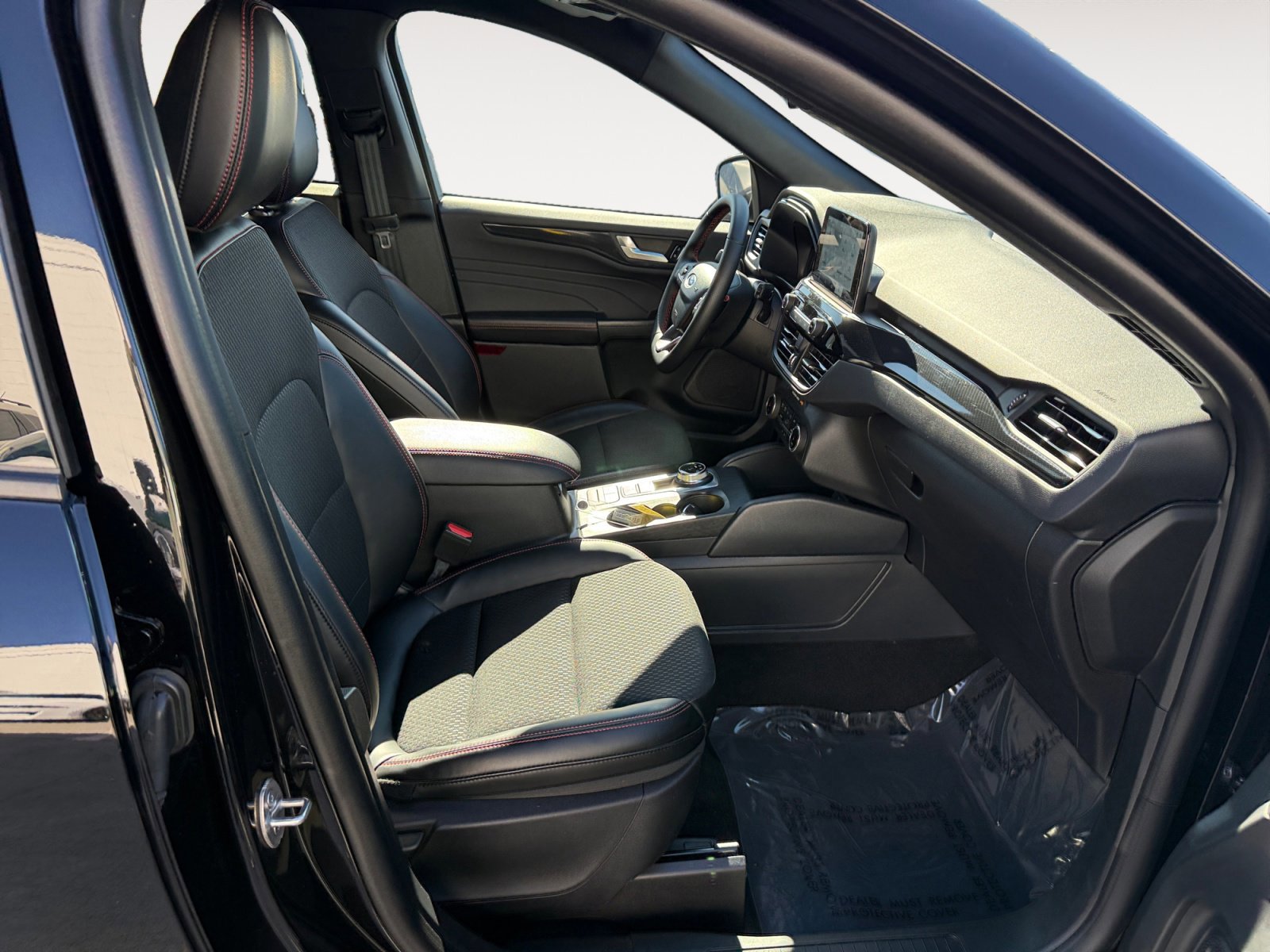 Certified 2025 Ford Escape ST-Line w/ Equipment Group 301A image 19