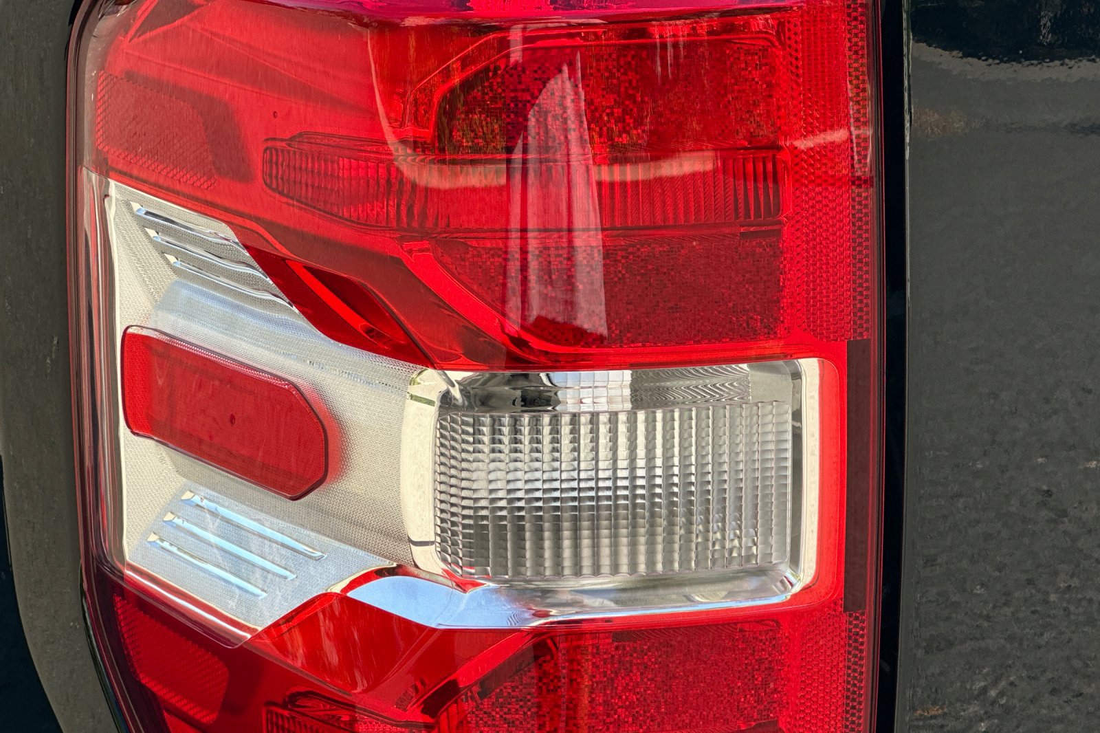 Certified 2025 Ford Maverick XL FWD image 45