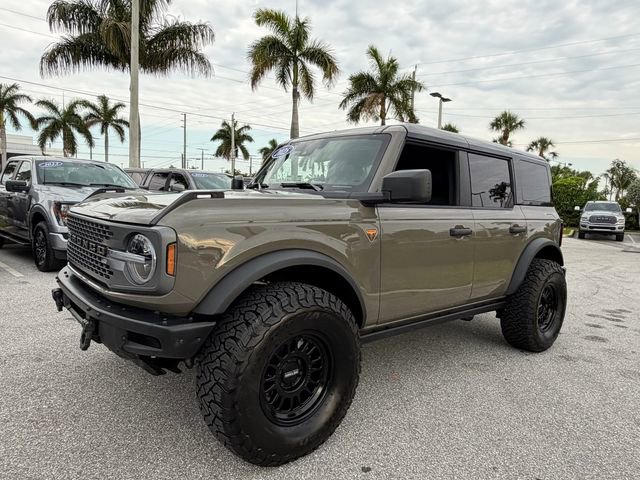 Certified 2025 Ford Bronco Badlands AWD/4WD image 3