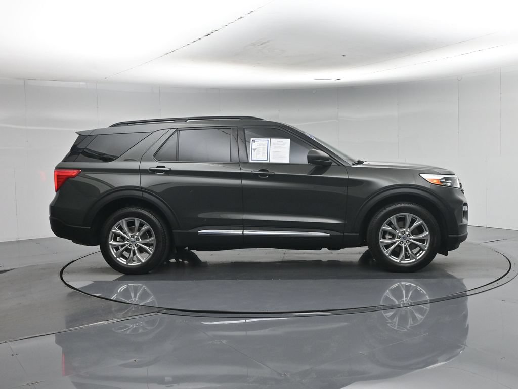 Certified 2023 Ford Explorer XLT w/ Equipment Group 202A AWD/4WD image 29