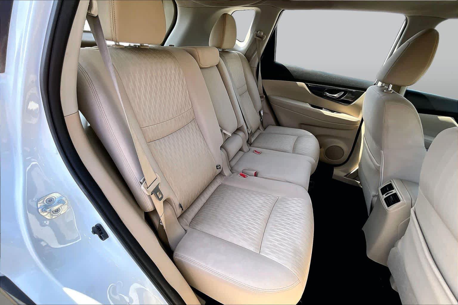 Used 2017 Nissan Rogue S FWD image 20