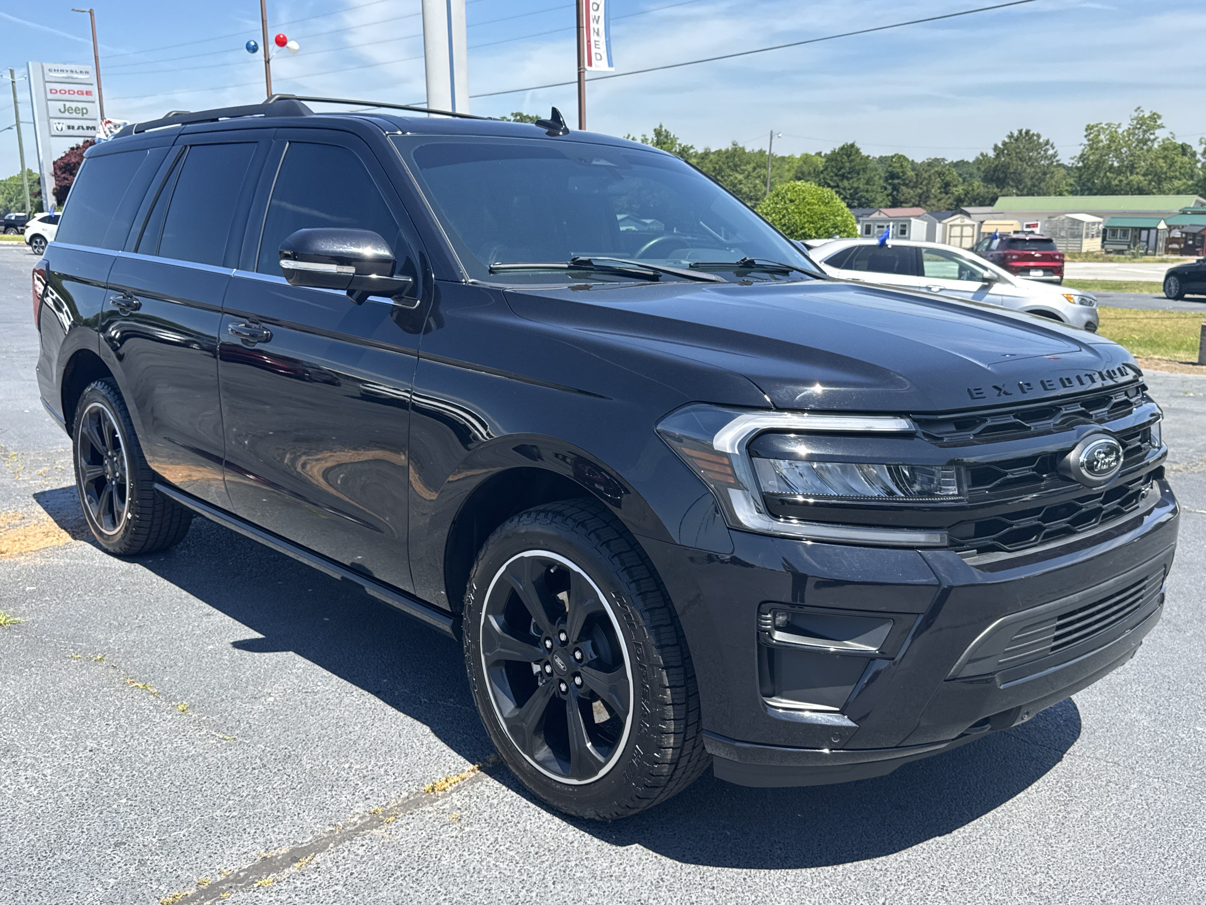 Certified 2023 Ford Expedition Limited AWD/4WD image 4