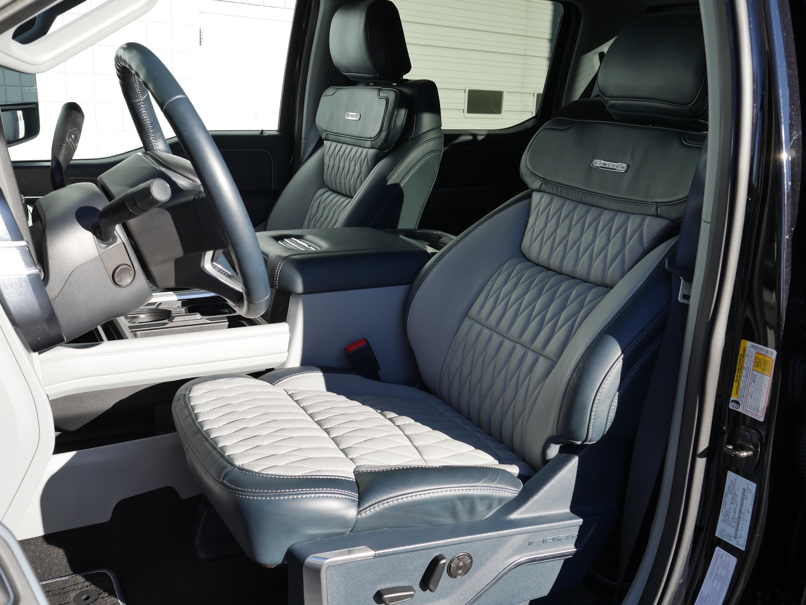 Certified 2024 Ford F350 Limited w/ FX4 Off-Road Package image 40