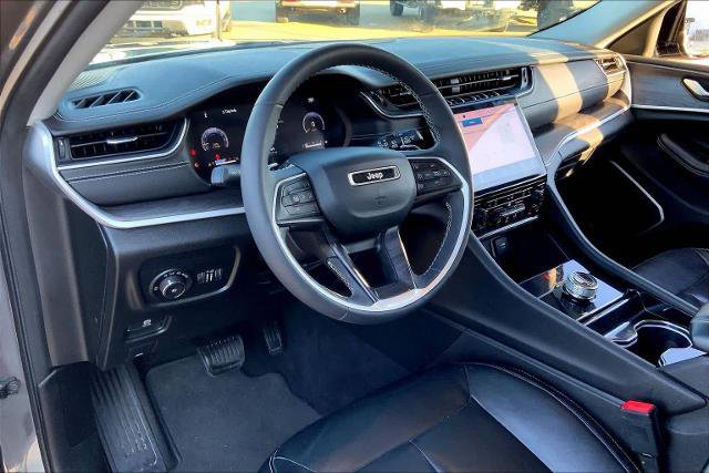 Used 2023 Jeep Grand Cherokee L Limited RWD image 18