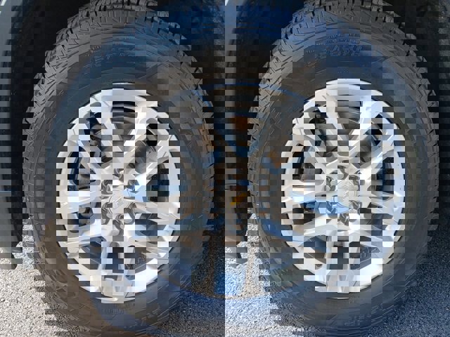 Used 2018 Chevrolet Traverse LS image 26