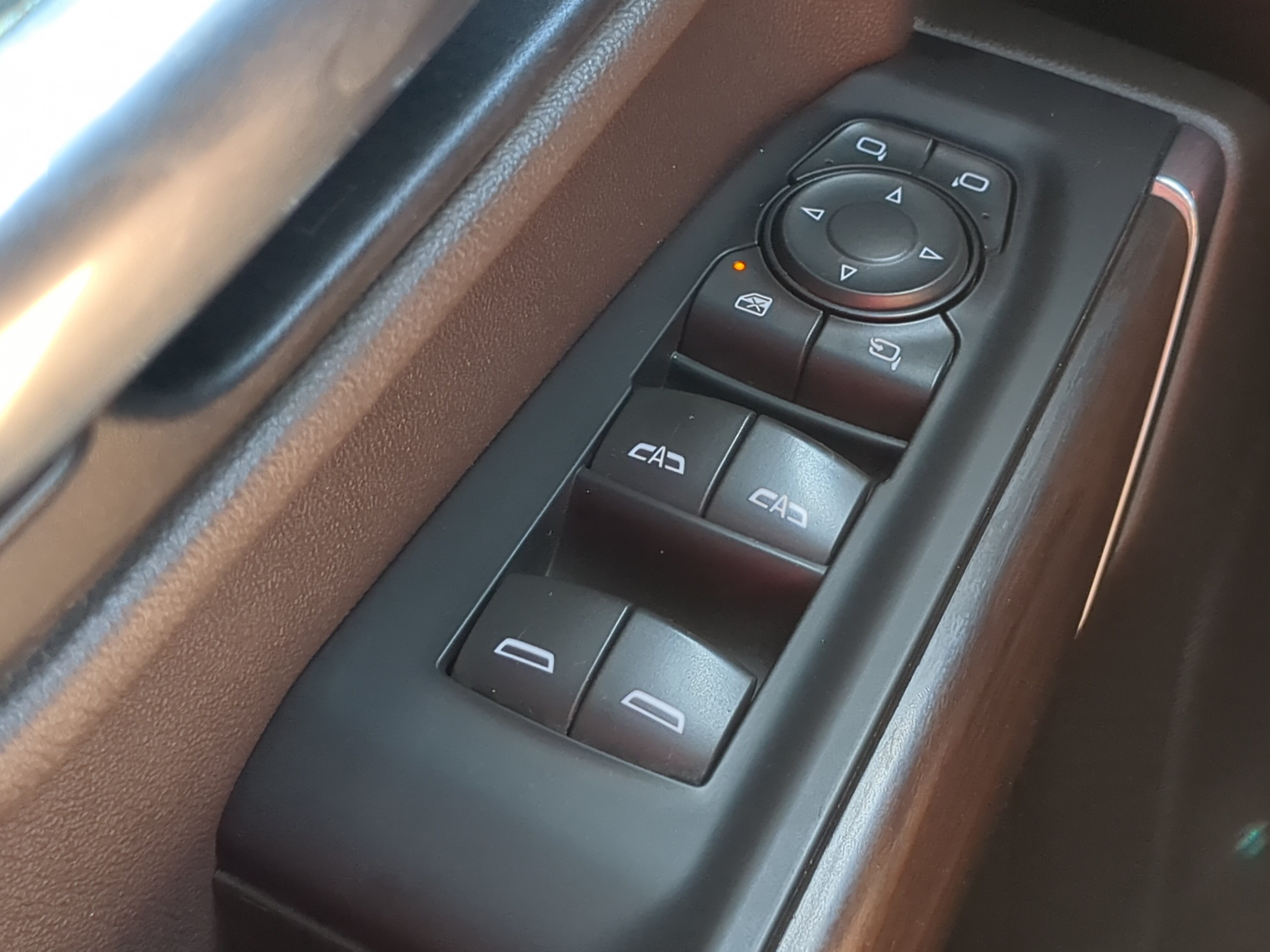Used 2020 GMC Sierra 1500 SLT RWD image 21
