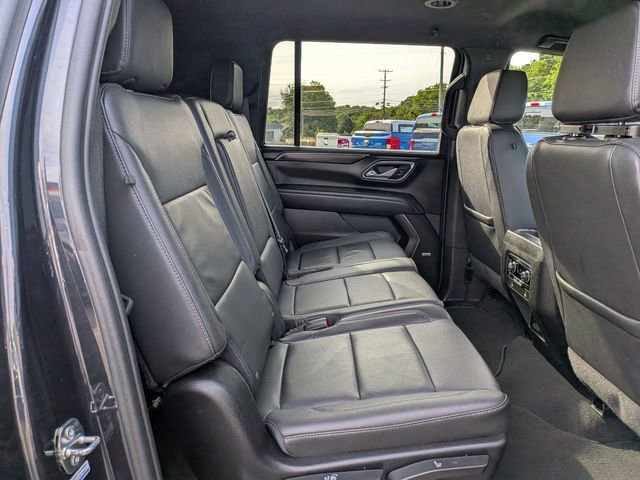 Used 2024 Chevrolet Suburban LT RWD image 30