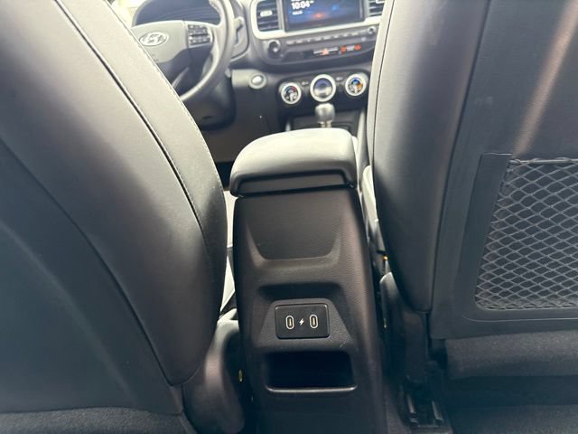 Used 2024 Hyundai Venue Limited FWD image 32