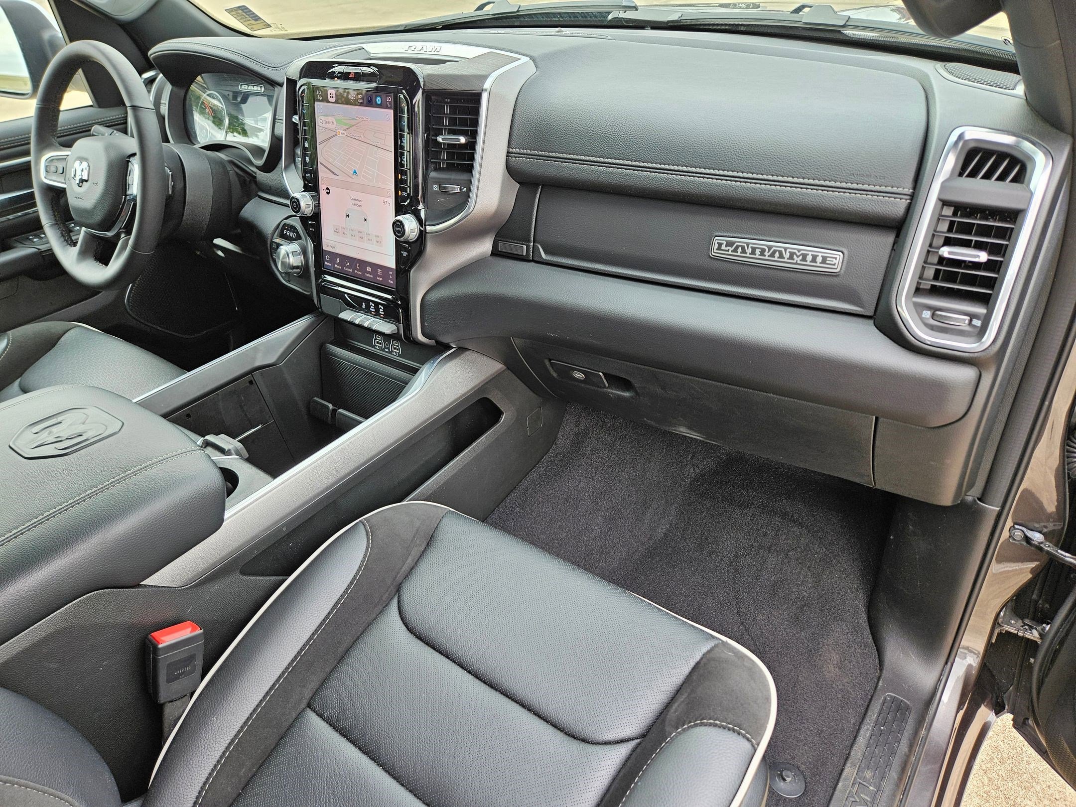Used 2026 RAM 1500 Laramie AWD/4WD image 32