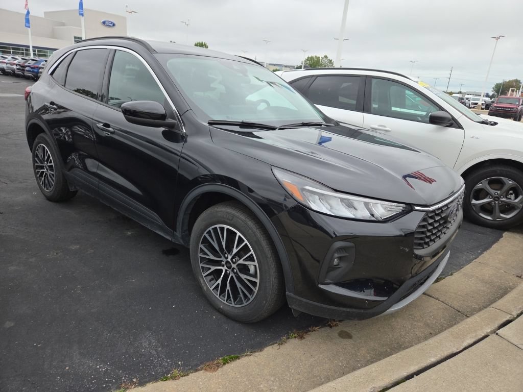 Certified 2023 Ford Escape SE FWD image 11