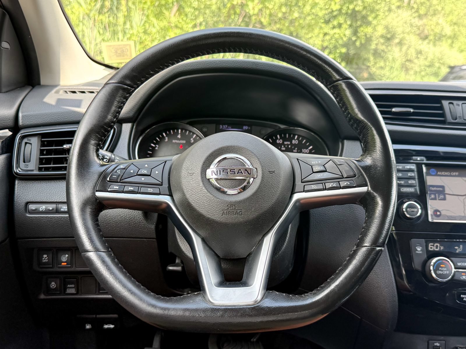 Used 2017 Nissan Rogue Sport SV w/ SV Premium Package AWD/4WD image 33