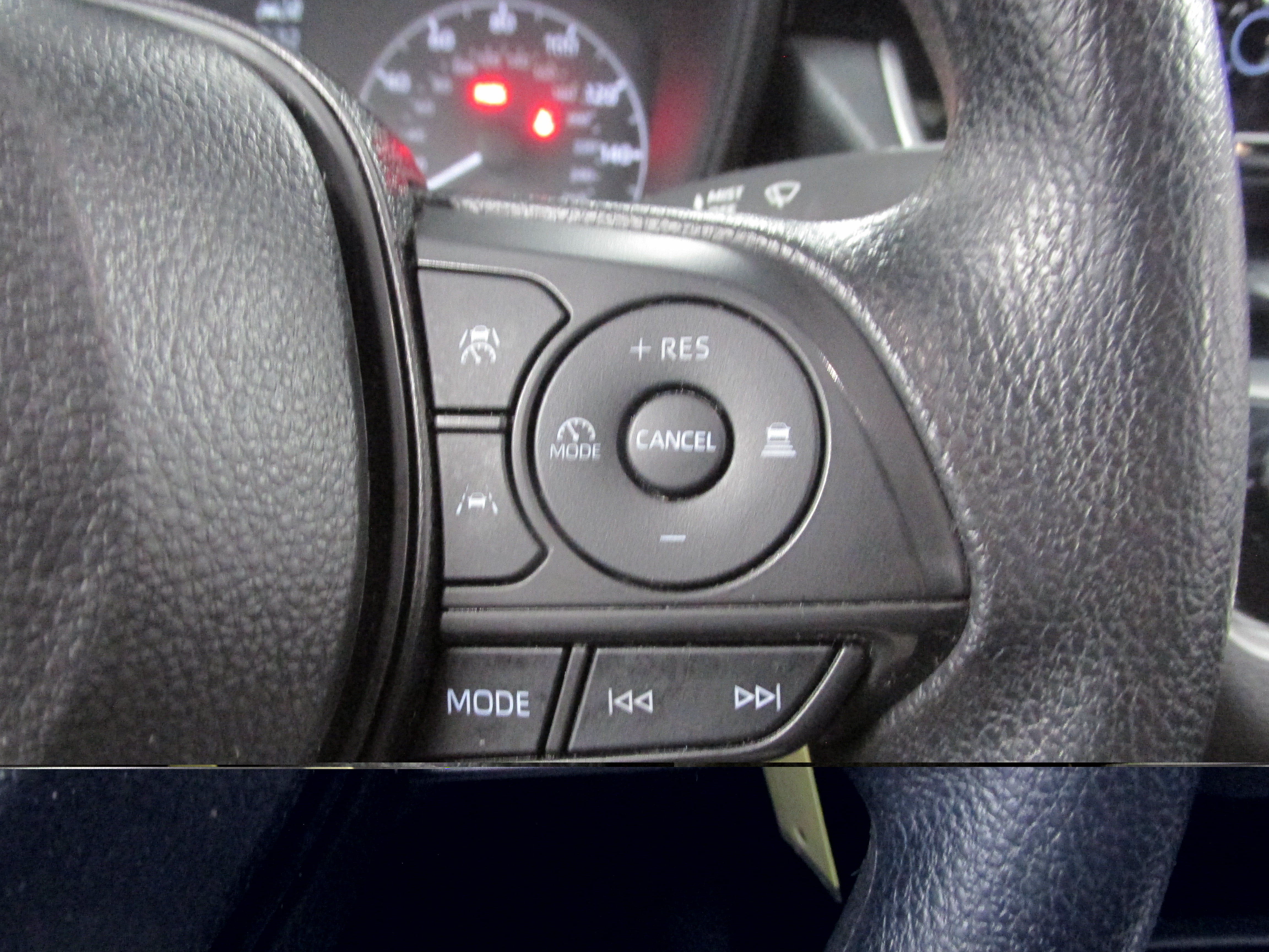 Used 2025 Toyota Corolla LE FWD image 33