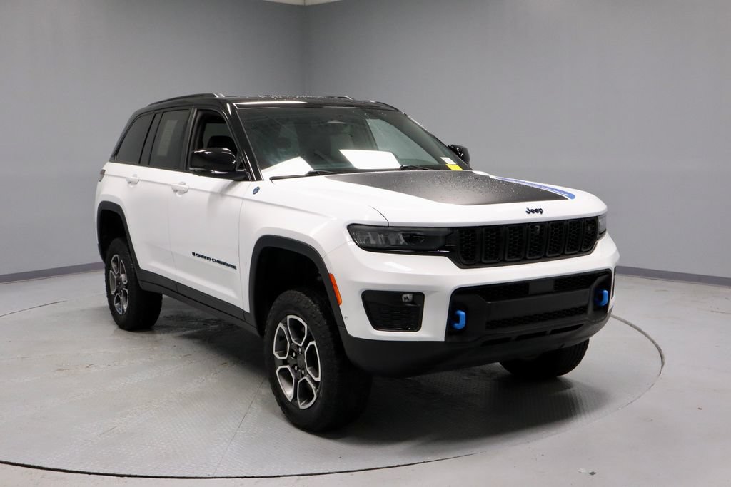 Used 2022 Jeep Grand Cherokee Trailhawk w/ Advanced Protech Group II