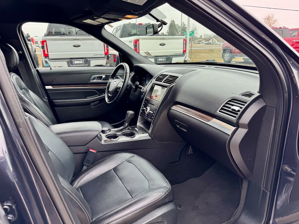 Certified 2017 Ford Explorer Limited image 21