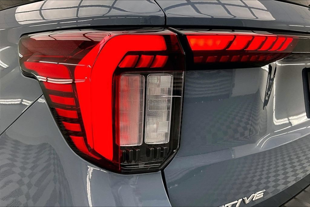 Certified 2025 Ford Explorer Active w/ Active Comfort Package AWD/4WD image 31