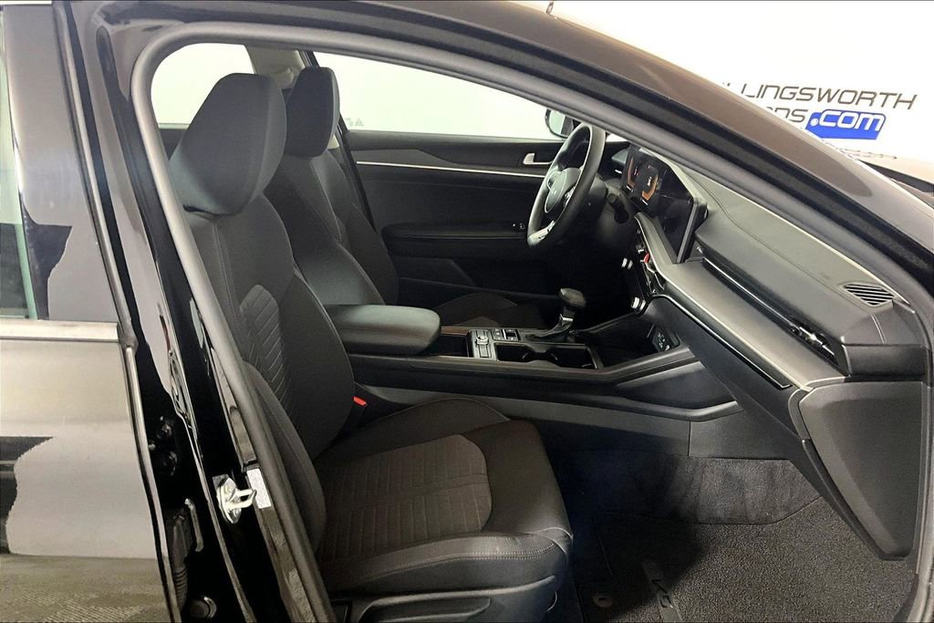 Used 2025 Kia K5 LXS FWD image 6