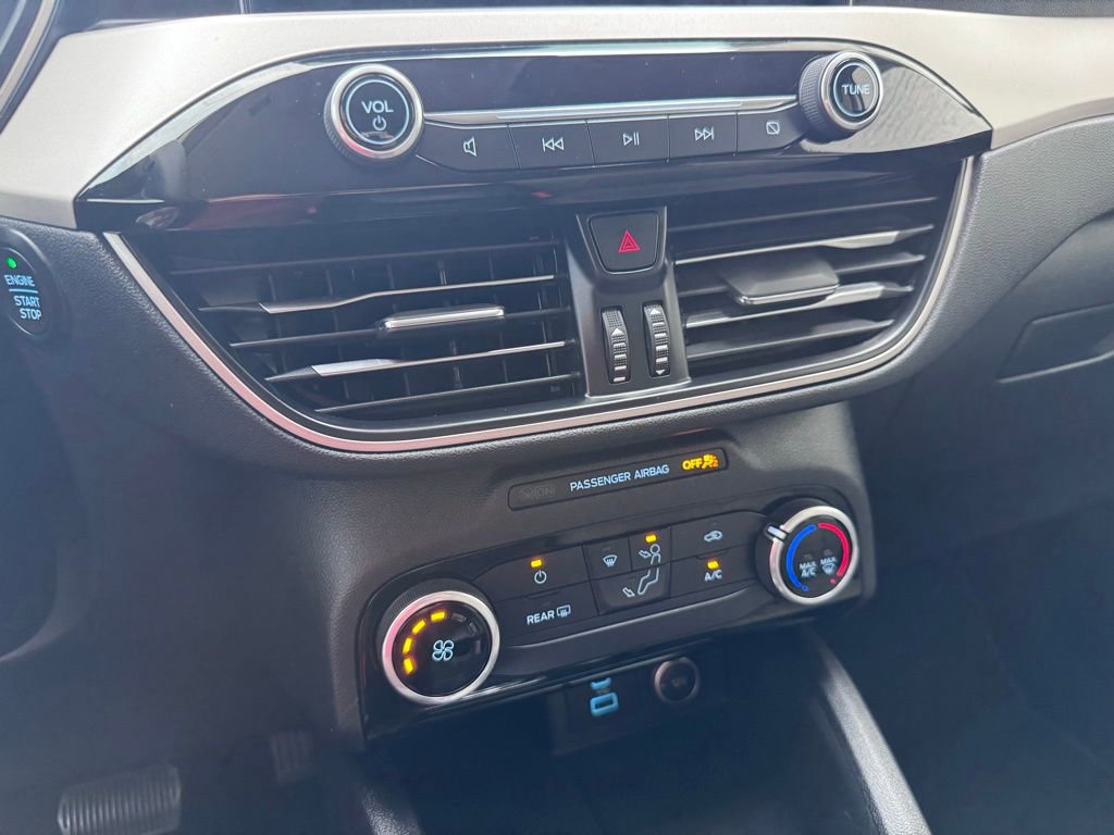 Certified 2021 Ford Escape SE image 29