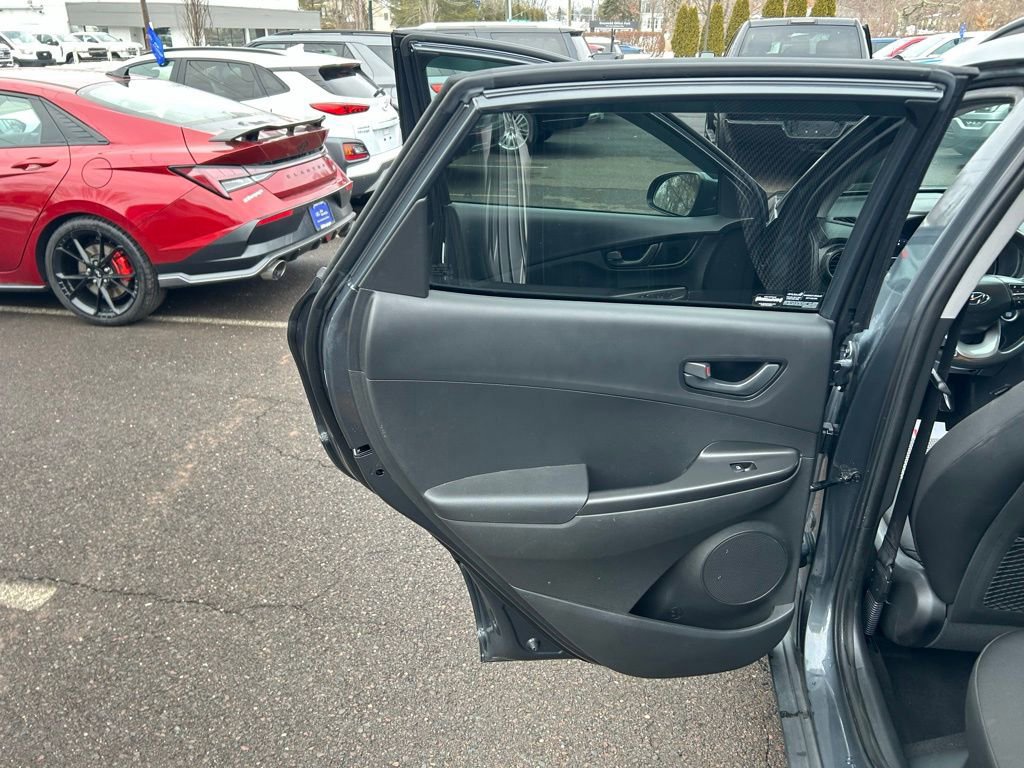 Used 2021 Hyundai Kona SEL Plus w/ Cargo Package image 17