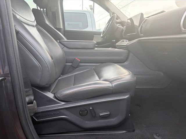 Certified 2025 Ford Expedition Active AWD/4WD image 26