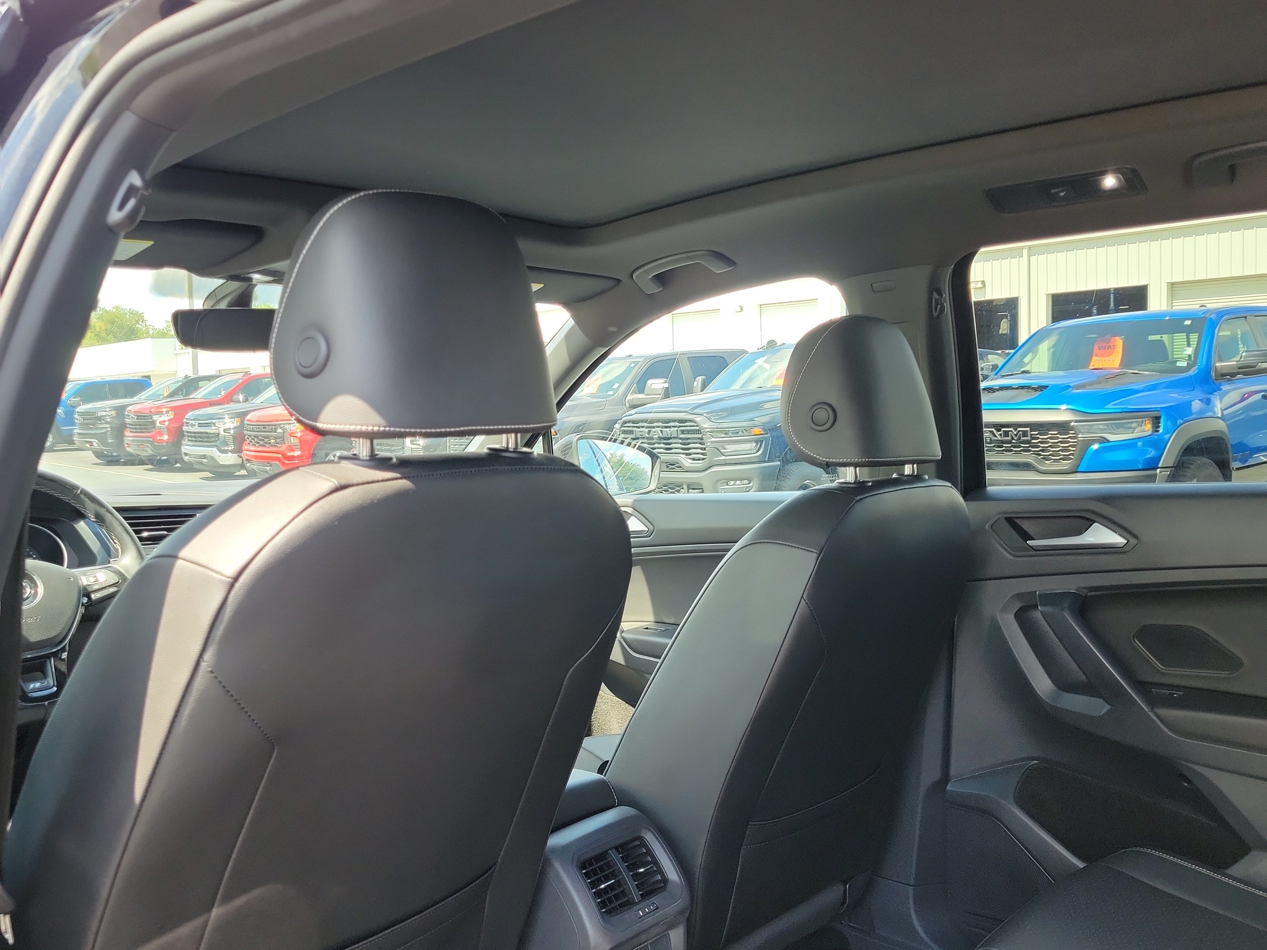 Used 2021 Volkswagen Tiguan SE R-Line AWD/4WD image 13
