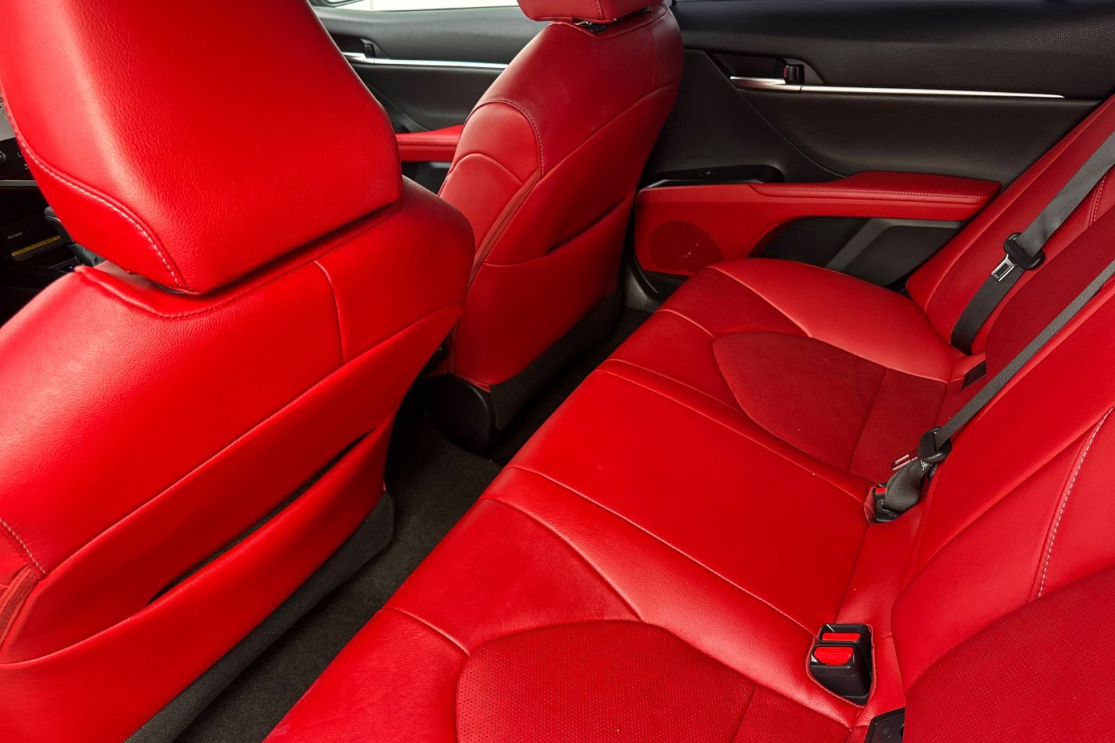 Used 2019 Toyota Camry XSE FWD image 12
