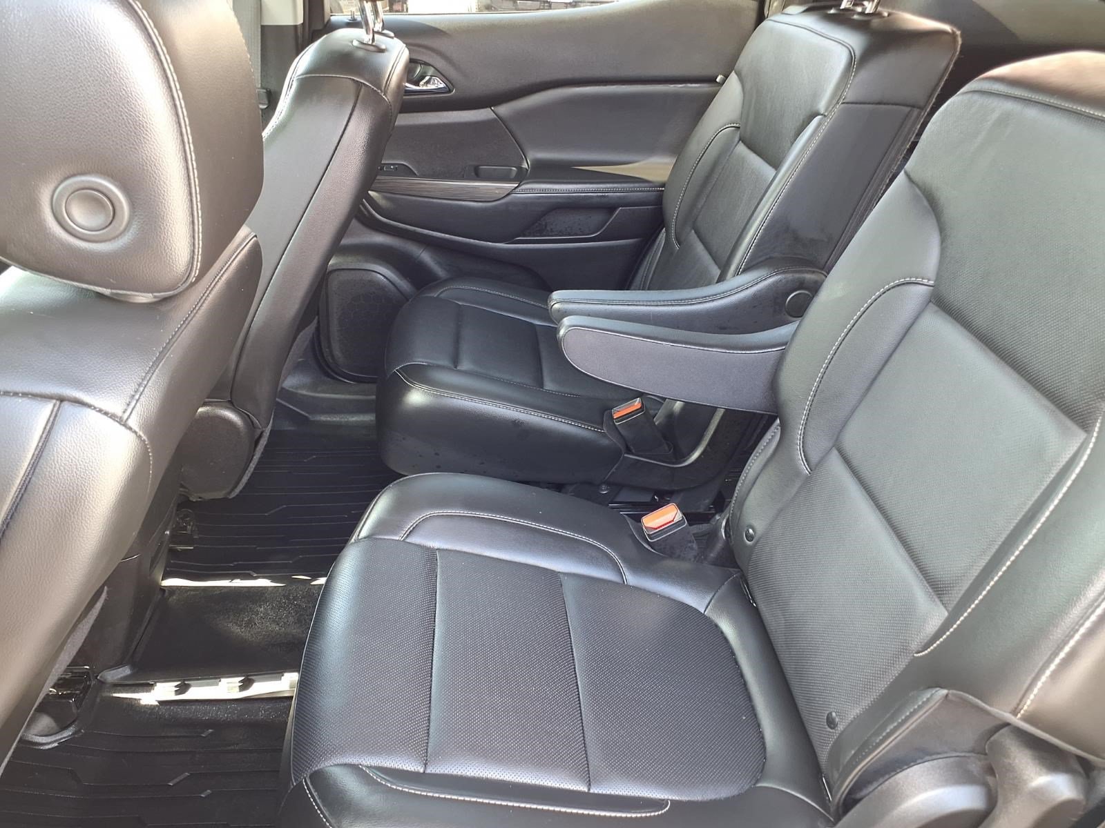 Used 2023 GMC Acadia SLT w/ Elevation Edition FWD image 12