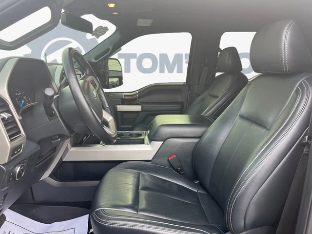 Certified 2022 Ford F350 Lariat w/ Black Appearance Package image 9