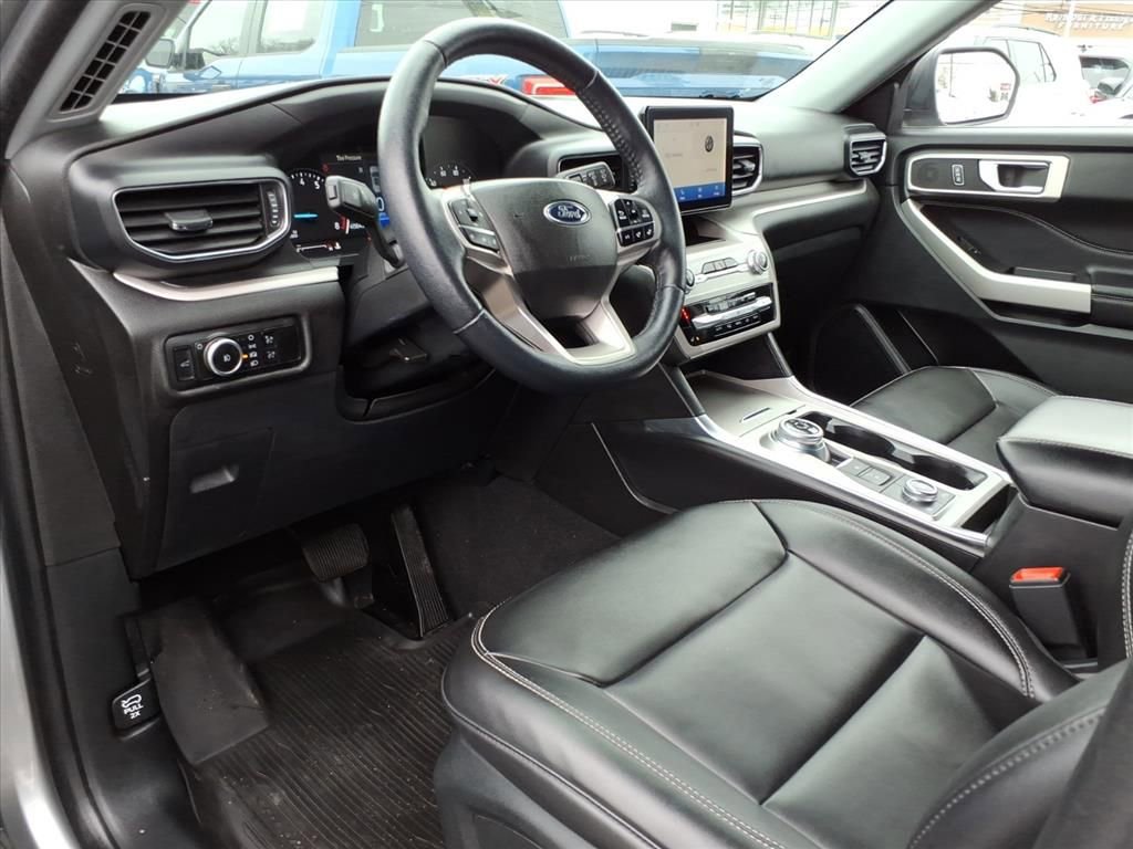 Certified 2023 Ford Explorer XLT w/ Equipment Group 202A image 13