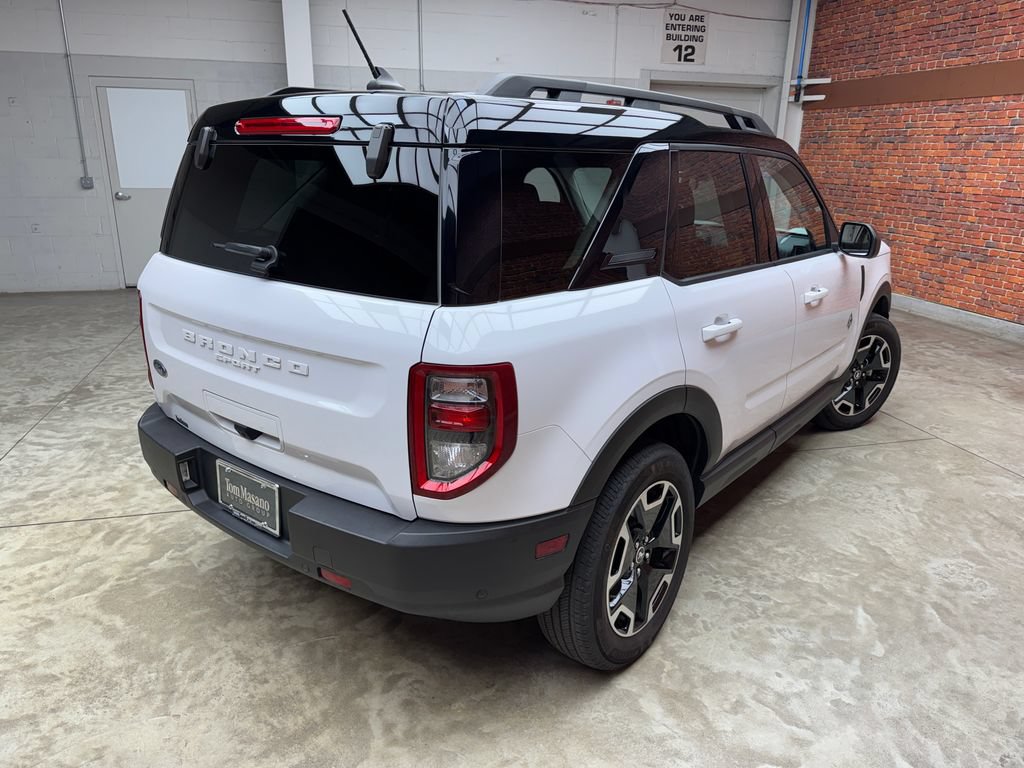 Certified 2023 Ford Bronco Sport Outer Banks w/ Tech Package AWD/4WD image 4