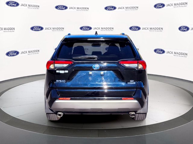 Used 2024 Toyota RAV4 SE w/ Convenience Package AWD/4WD image 4