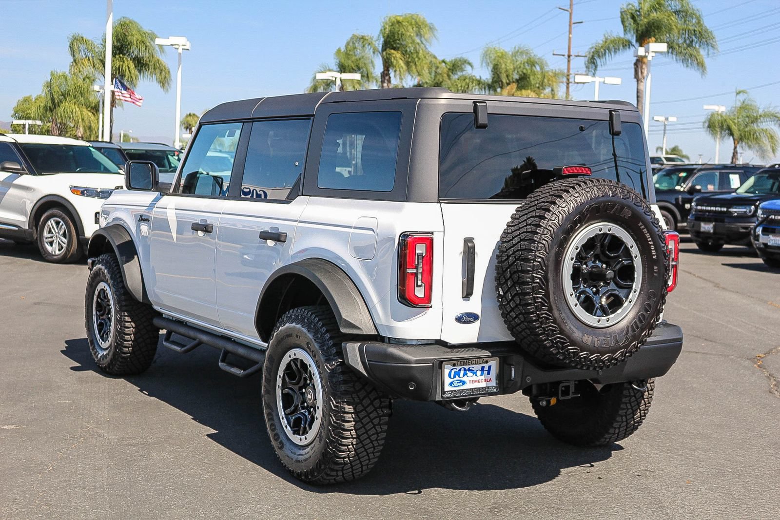 Certified 2023 Ford Bronco Badlands w/ Sasquatch Package AWD/4WD image 8