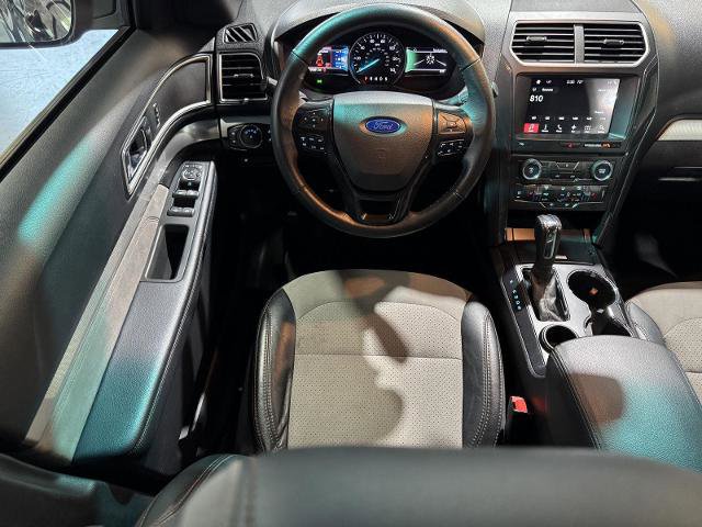 Certified 2017 Ford Explorer XLT w/ Equipment Group 202A FWD image 32
