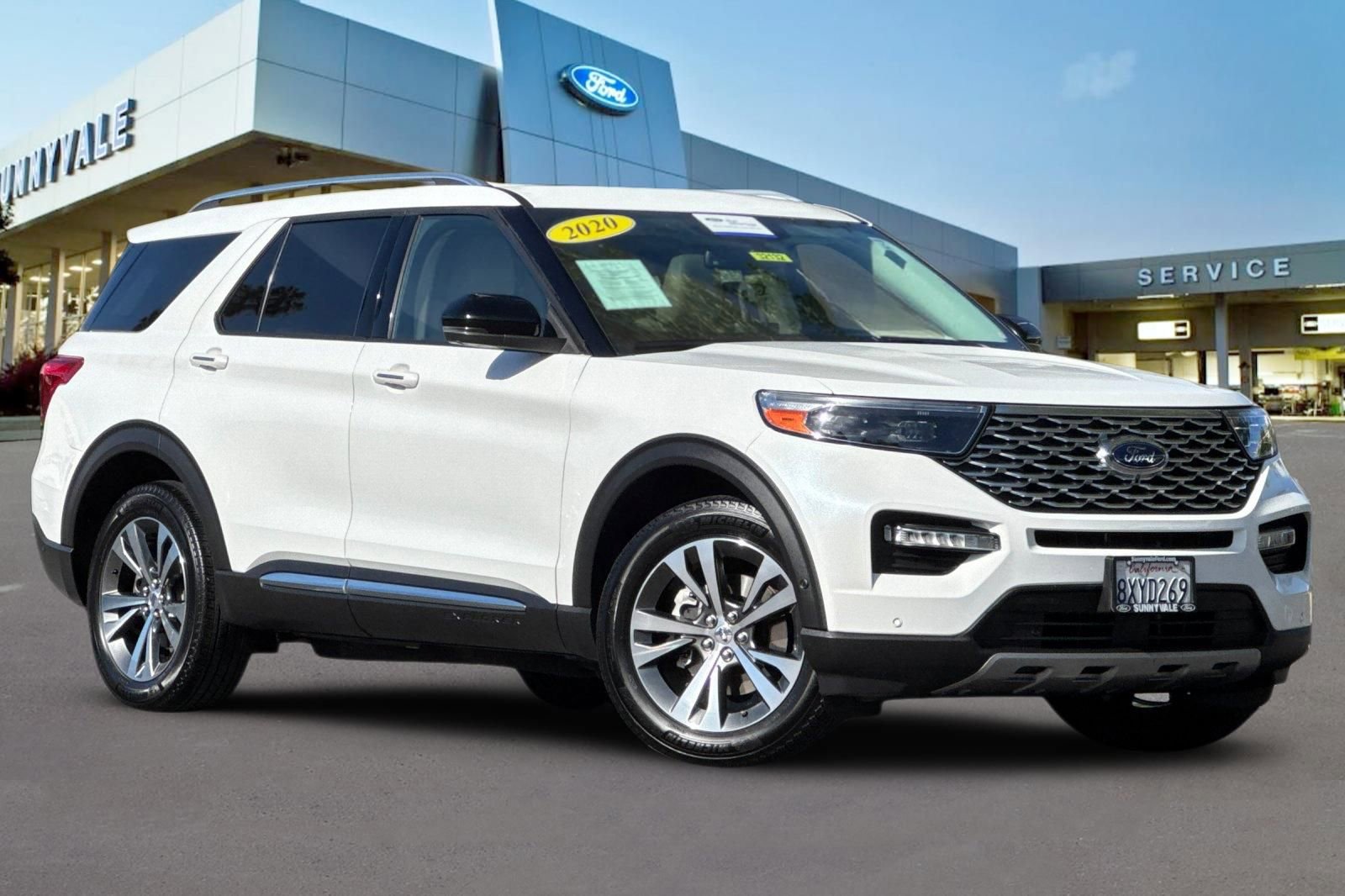 Certified 2020 Ford Explorer Platinum w/ Premium Technology Package AWD/4WD image 2