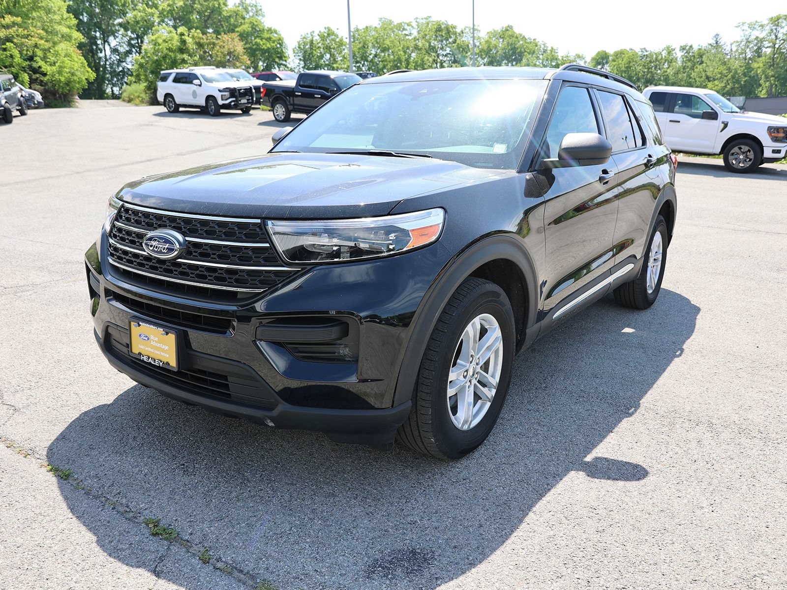 Certified 2023 Ford Explorer XLT w/ Class IV Trailer Tow Package AWD/4WD image 3