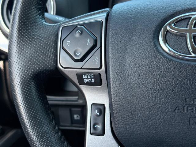Used 2018 Toyota Tacoma SR5 AWD/4WD image 24